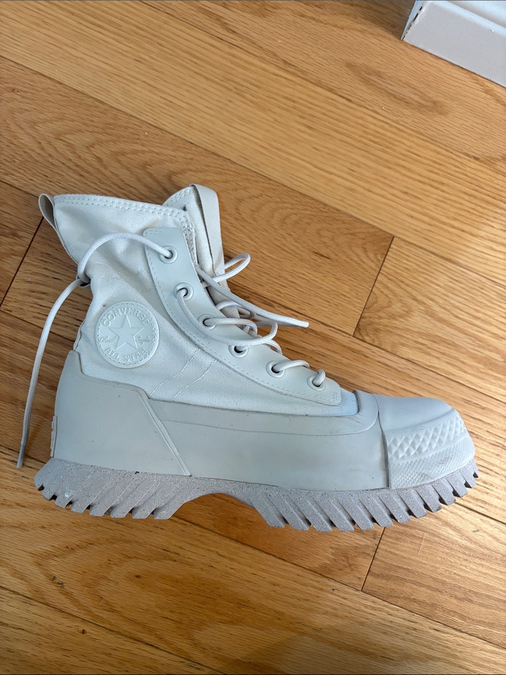 Converse Women's Lace-Up High-Top Boots in Light Gray/beige